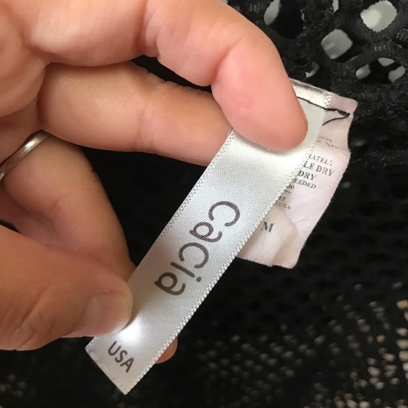 Black goth like mesh 3/4 sleeve top - Picture 3 of 3